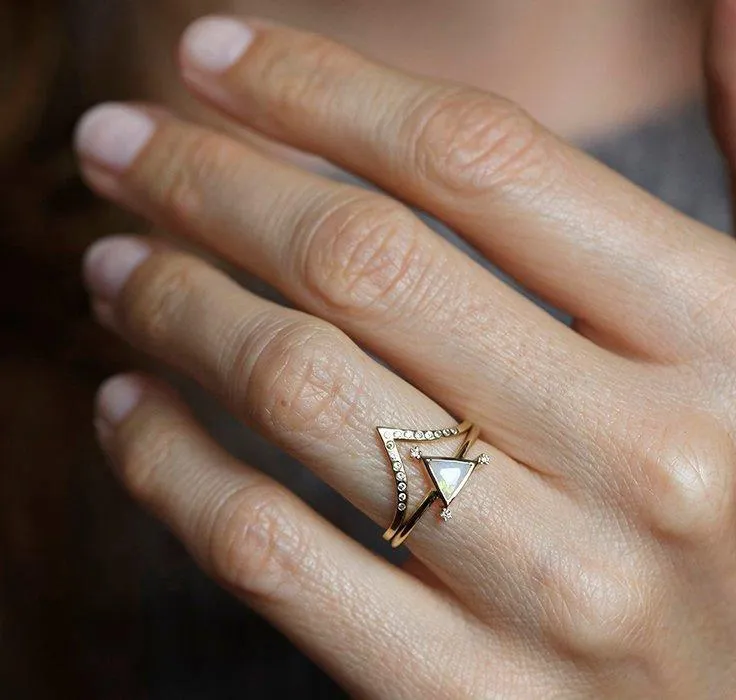 Avril Triangle Opal Ring vy 7
