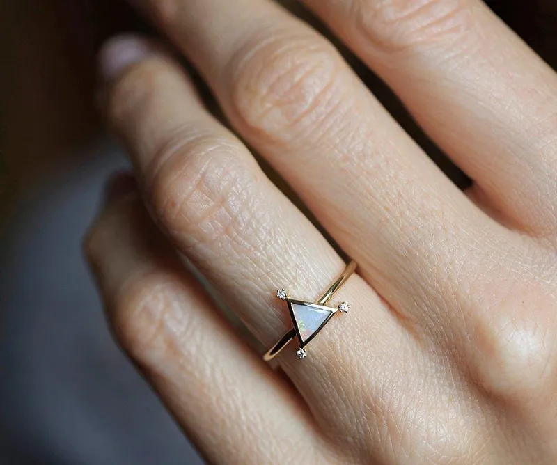 Avril Triangle Opal Ring vy 8