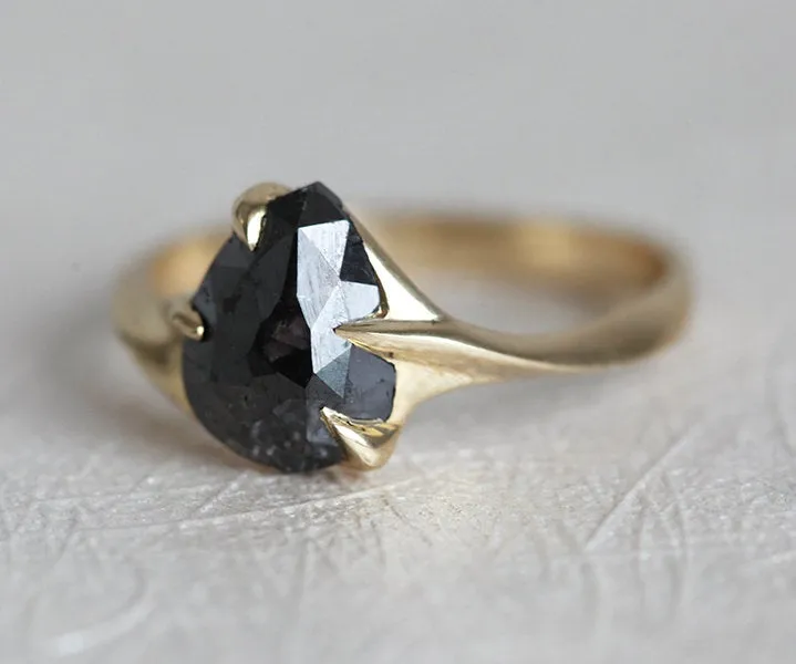BLACK DIAMOND RING, PEAR DIAMOND RING vy 2