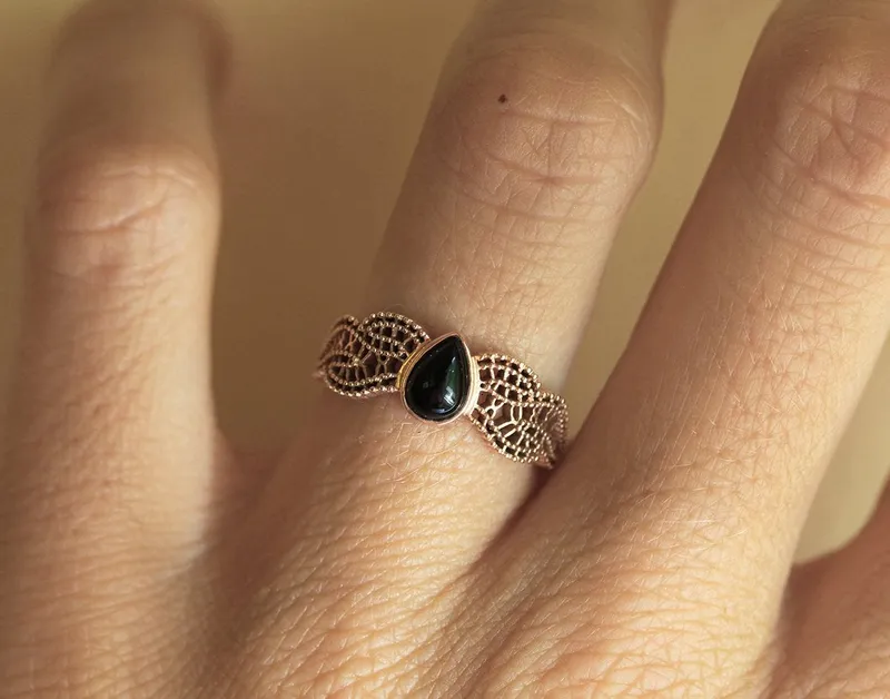 BLACK ONYX RING, GOLD Milgrain RING view 4