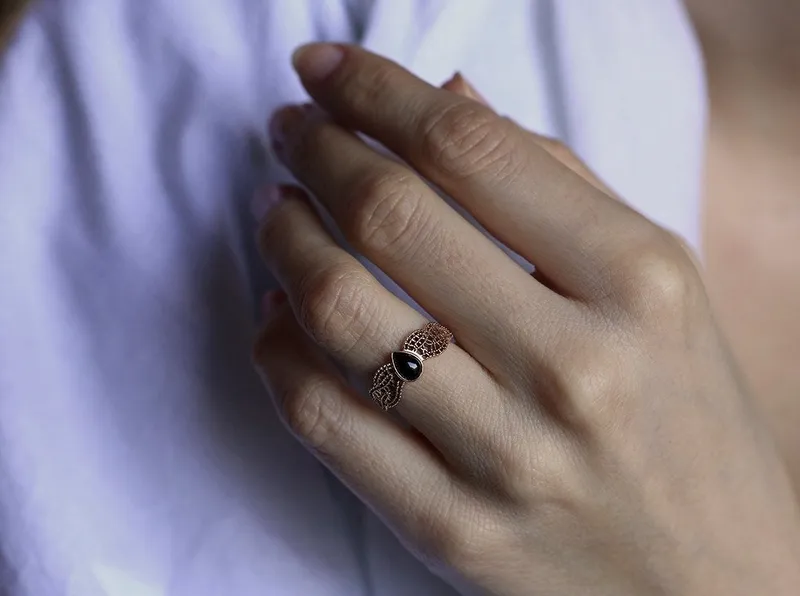 BLACK ONYX RING, GOLD Milgrain RING view 5