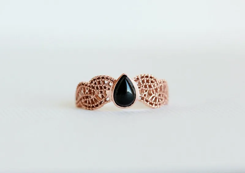 BLACK ONYX RING, GOLD Milgrain RING view 6