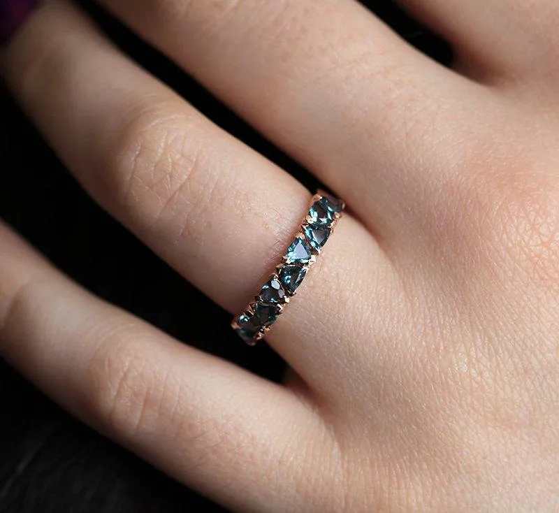 BEAU LONDON BLUE TOPAZ RING, BLUE WEDDING BAND vy 6