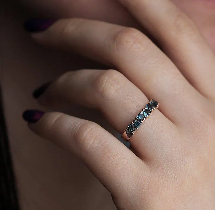 BEAU LONDON BLUE TOPAZ RING, BLUE WEDDING BAND vy 8