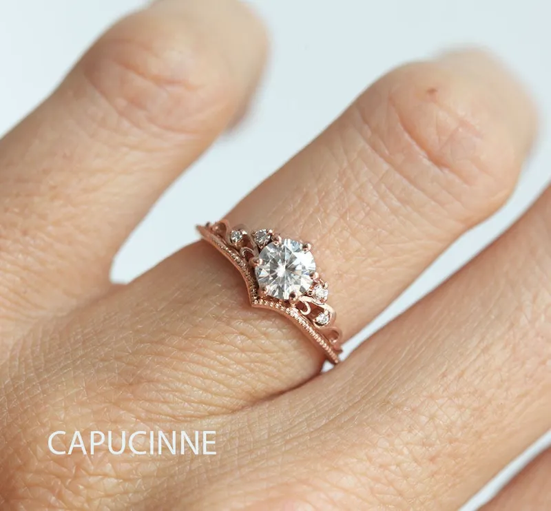 BELLA ROUND MOISSANITE & DIAMOND RING vy 5