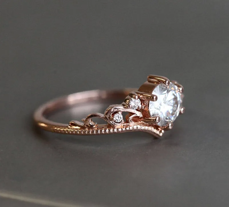 BELLA ROUND MOISSANITE & DIAMOND RING vy 8