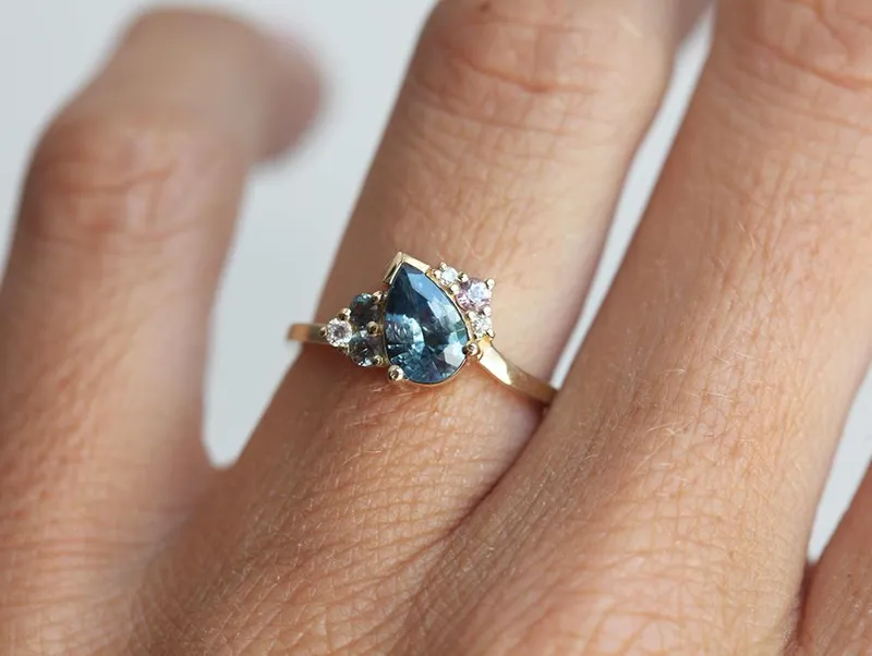 BEVAN PEAR SAPPHIRE CLUSTER RING vy 2