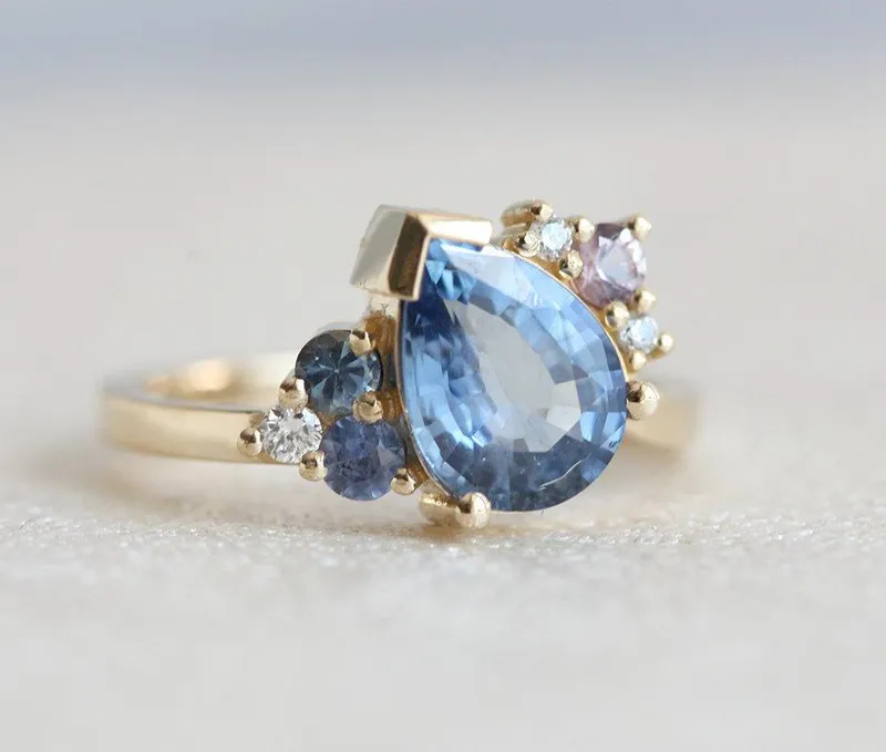 BEVAN PEAR SAPPHIRE CLUSTER RING vy 8