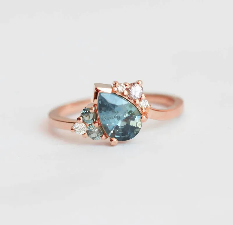 BEVAN PEAR SAPPHIRE CLUSTER RING vy 9