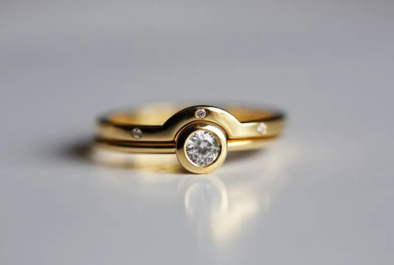 Bezel Diamond Wedding Ring Set With Curved Diamond Band view 4