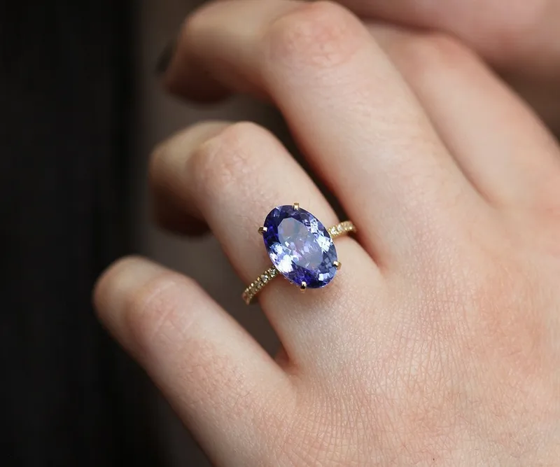 BIRDIE OVAL TANZANITE RING view 3