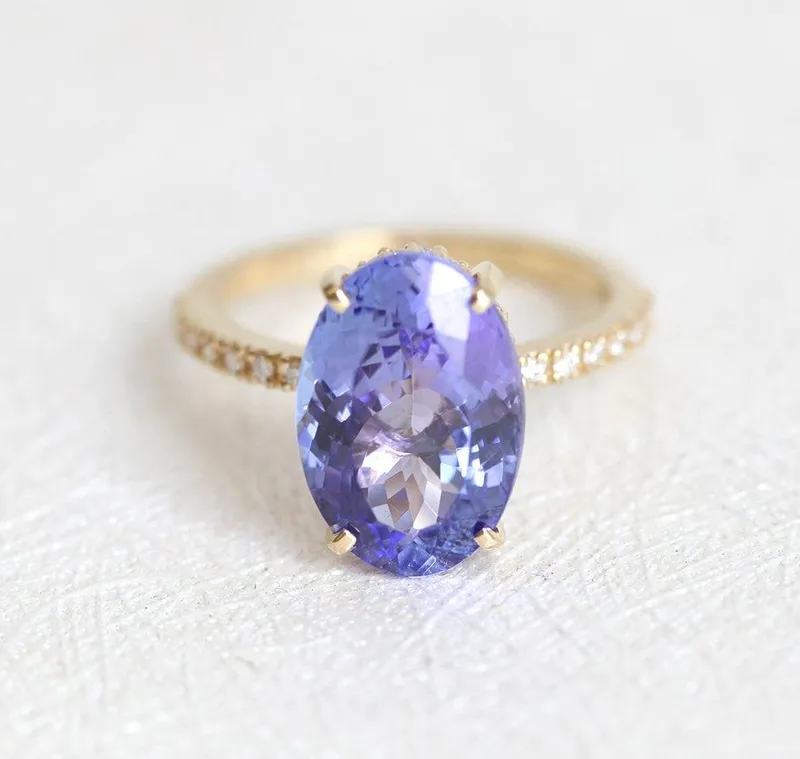 BIRDIE OVAL TANZANITE RING view 5