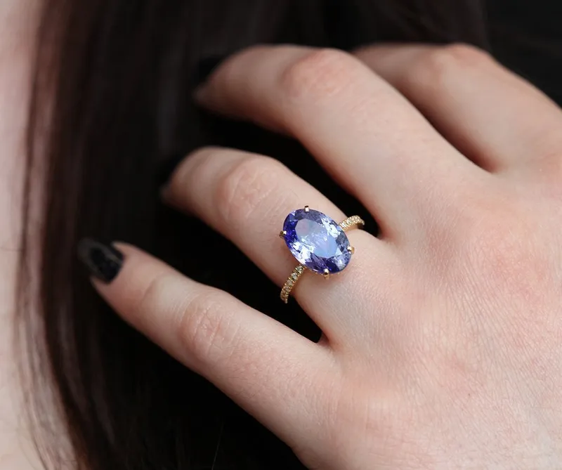 BIRDIE OVAL TANZANITE RING view 8