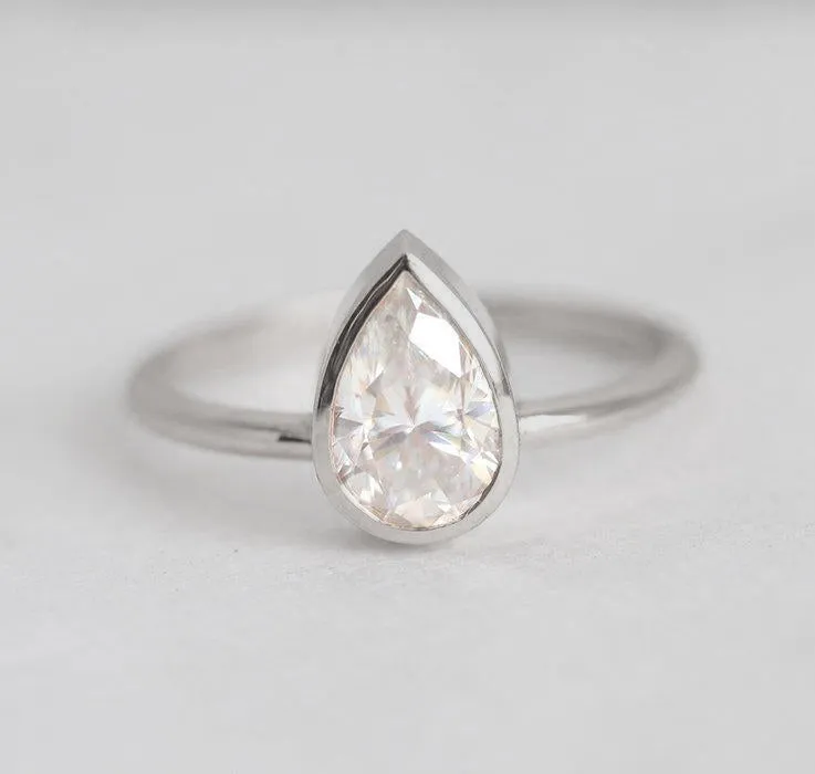 Bree Diamond Ring vy 8