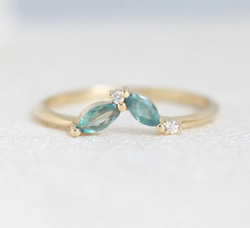 Bridget Alexandrite Ring vy 2