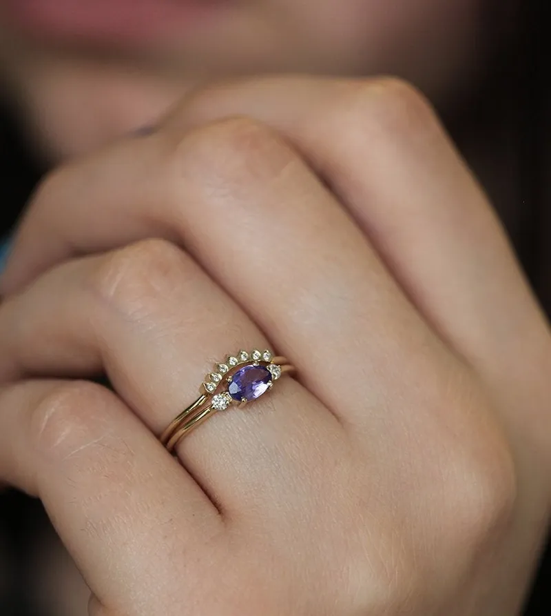 Brittany Oval Tanzanite Ring With Accent Diamonds vy 5