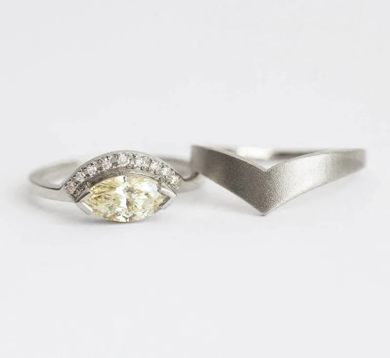 CHAMPAGNE DIAMOND RING, WEDDING BAND vy 7