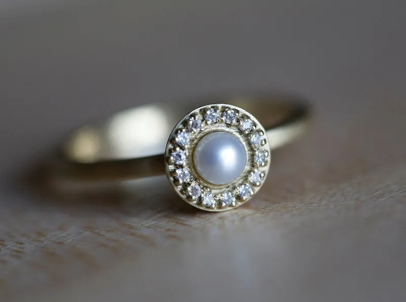 CADENCE ROUND PEARL RING vy 3