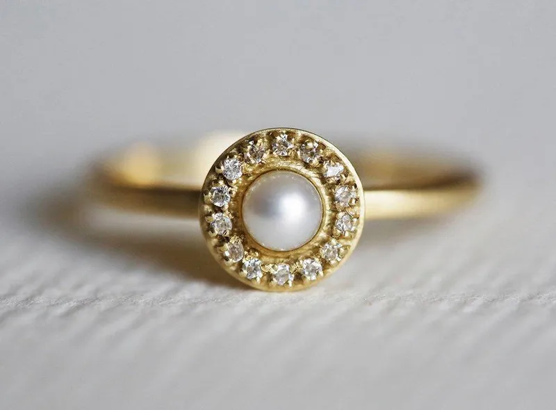CADENCE ROUND PEARL RING round cut engagement ring