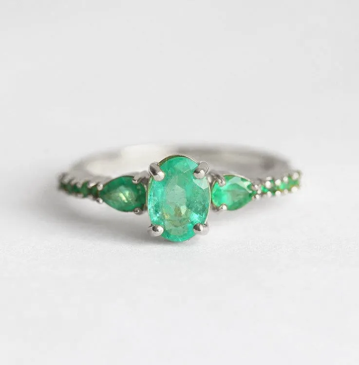 CAPRI GREEN EMERALD CLUSTER RING view 7