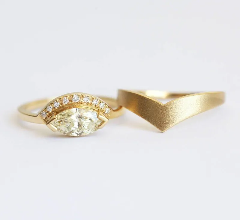 CHAMPAGNE OR WHITE DIAMOND RING WITH GOLD CHEVRON BAND diamond engagement ring