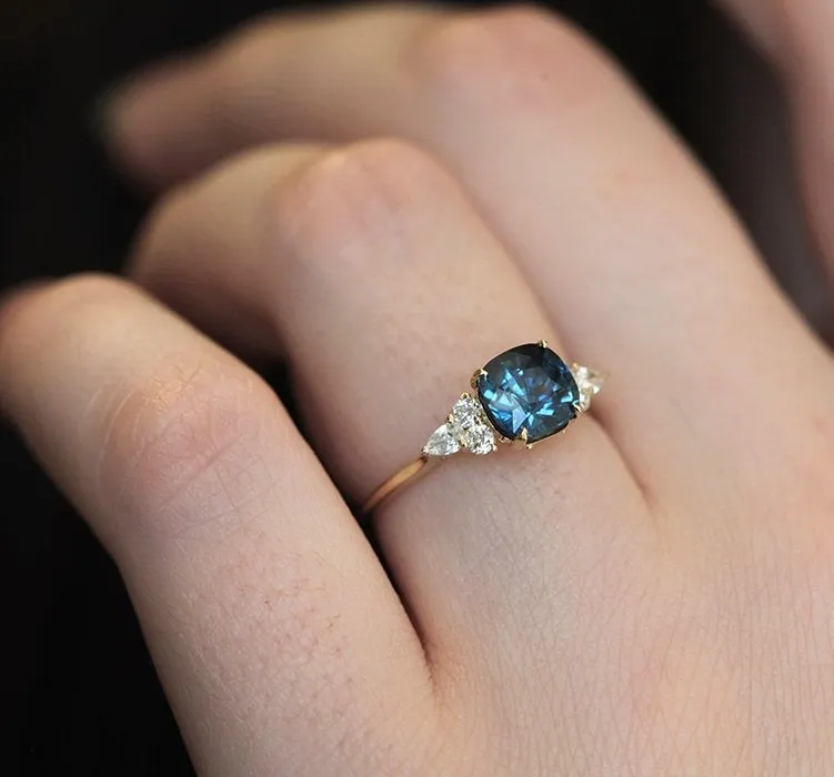 CHARVI CUSHION-CUT SAPPHIRE DIAMOND RING vy 5