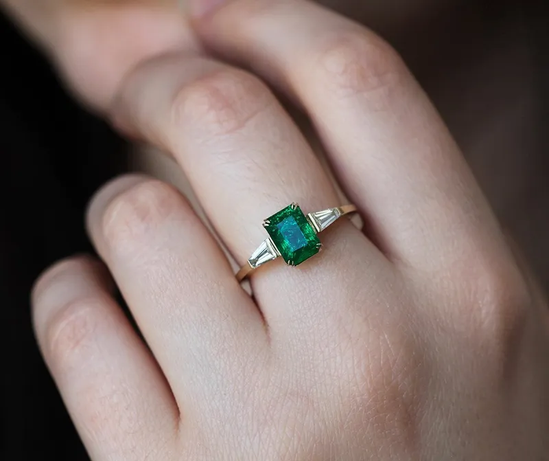 CLEO EMERALD RING WITH ACCENT STONES view 4