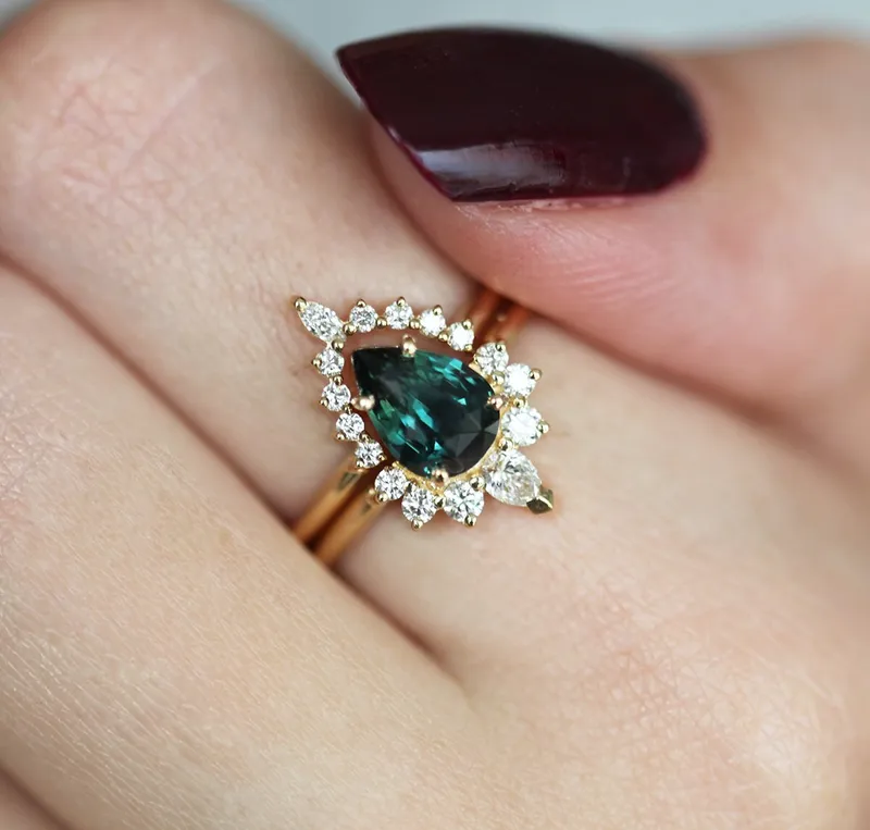 Corinne Pear Sapphire Ring Set view 3