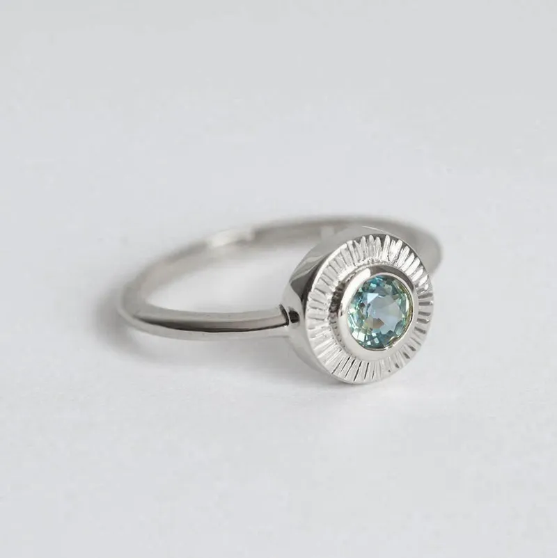 Crey Round Sapphire Ring vy 5