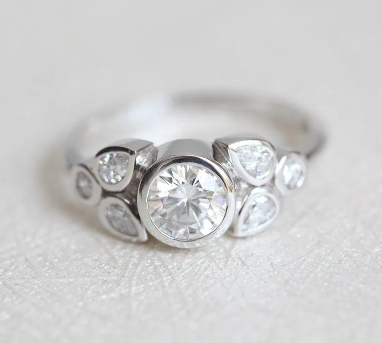 DIAMOND RING, 18K WHITE GOLD ENGAGEMENT RING view 4