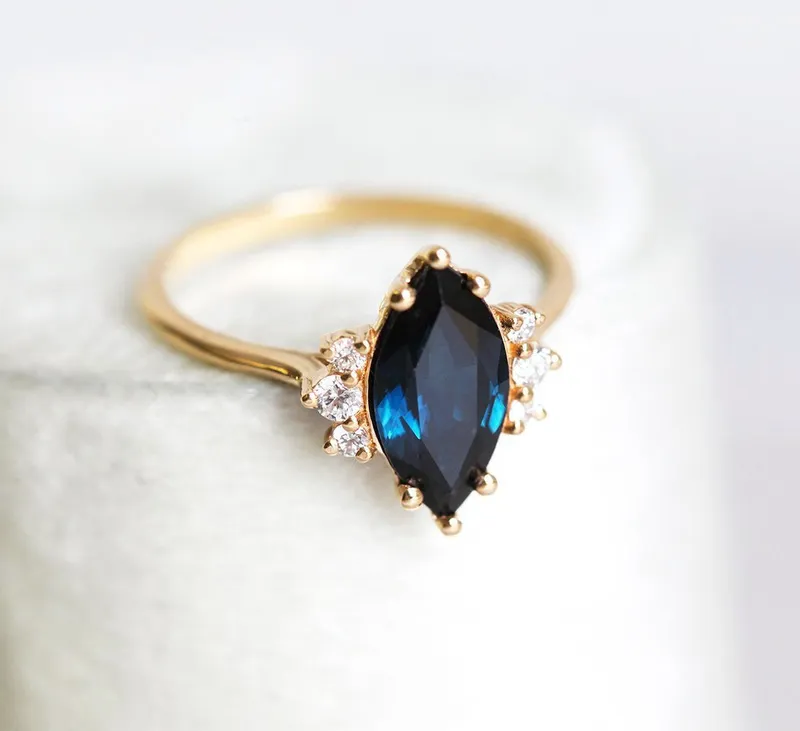 Damiana Sapphire Diamond Ring view 8
