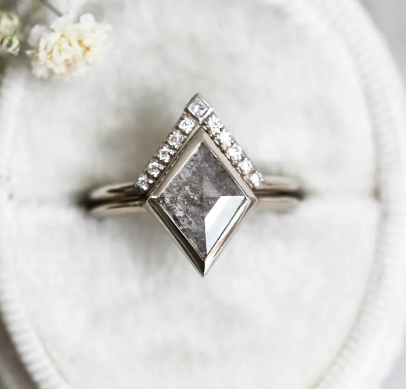 Davina Kite Salt & Pepper Diamond Ring Set vy 3