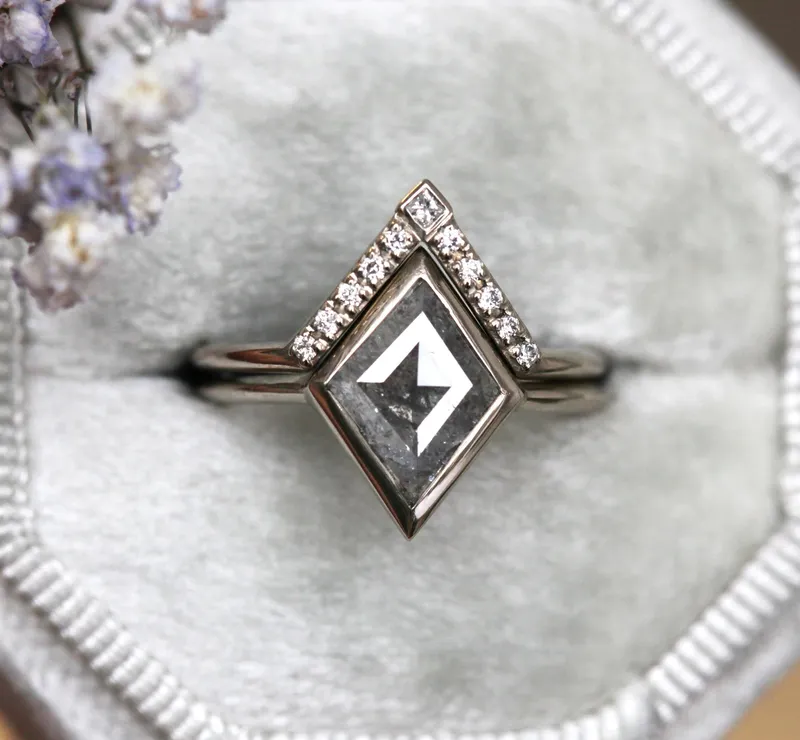 Davina Kite Salt & Pepper Diamond Ring Set vy 5