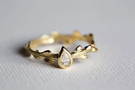 DIAMOND ENGAGEMENT RING, PEAR ENGAGEMENT RING vy 2