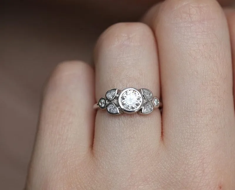 DIAMOND RING, 18K WHITE GOLD ENGAGEMENT RING view 6