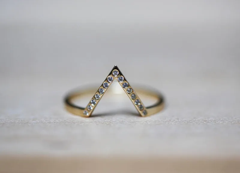 Diamond Wedding Ring, Curved Wedding Ring vy 2
