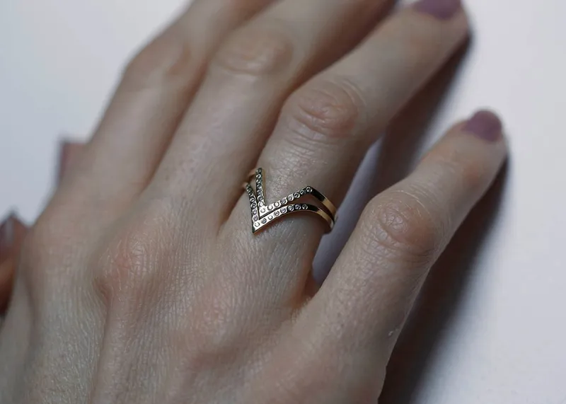 Diamond Wedding Ring, Curved Wedding Ring vy 5
