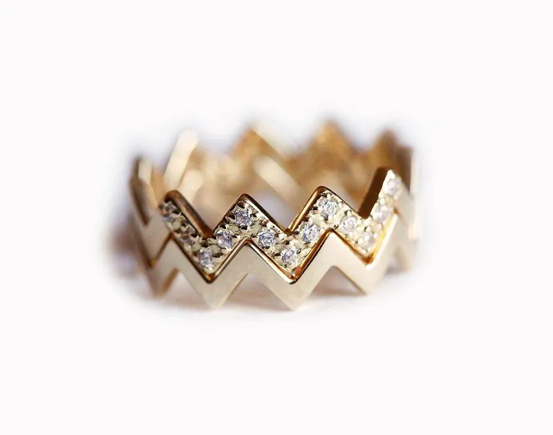 DIAMOND WEDDING RING, ZIG ZAG ENGAGEMENT SET view 4