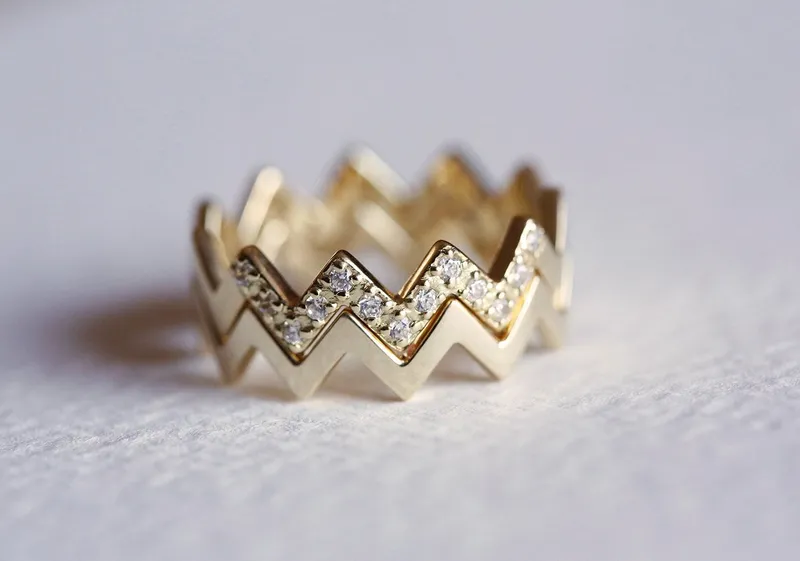 DIAMOND WEDDING RING, ZIG ZAG ENGAGEMENT SET view 5