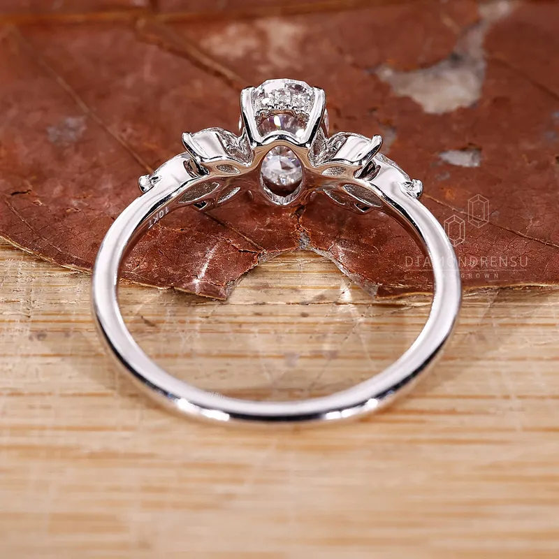0.70 to 2.0 CT Oval Cut Muse Setting Lab Grown Diamond Engagement Ring view 4
