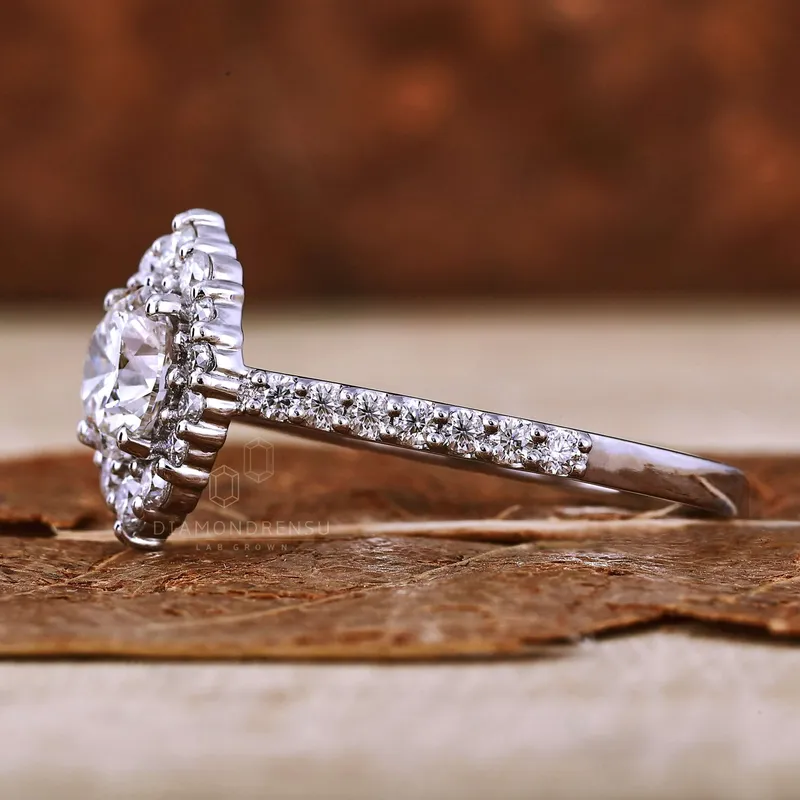 0.85 CT Round Brilliant Cut Lab Grown Diamond Halo Engagement Ring vy 3