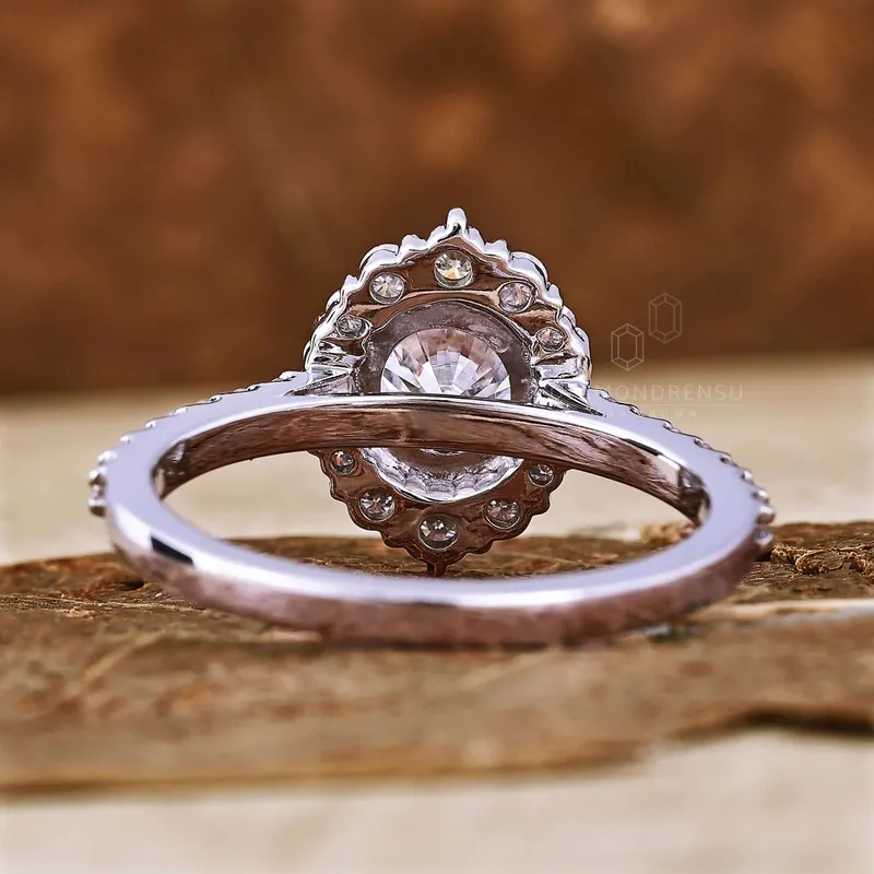 0.85 CT Round Brilliant Cut Lab Grown Diamond Halo Engagement Ring vy 5