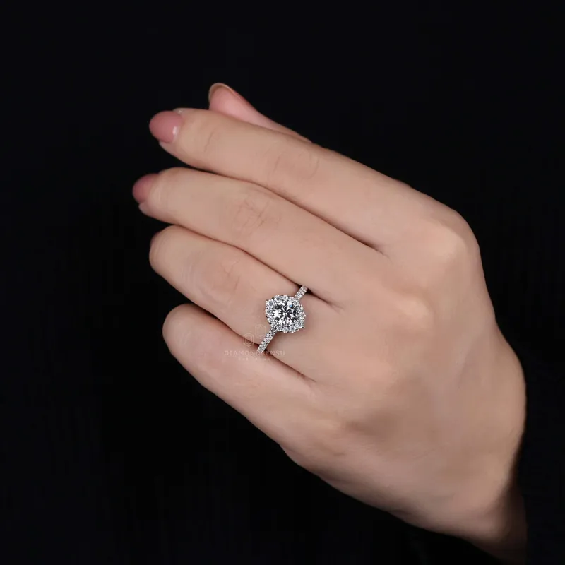 0.85 CT Round Brilliant Cut Lab Grown Diamond Halo Engagement Ring vy 2