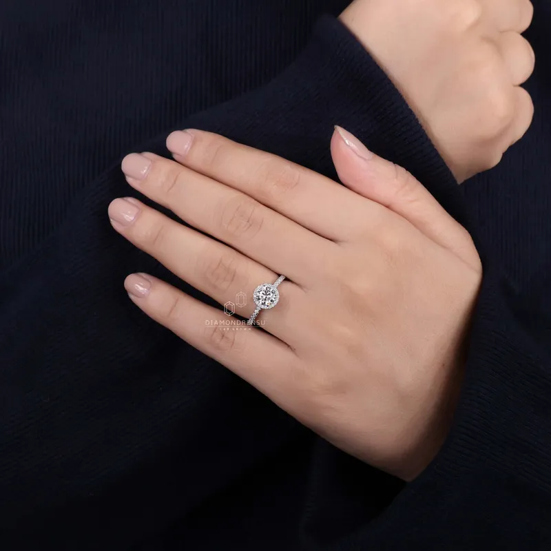 0.85 CT Round Lab Grown Diamond Ring, Halo Engagement Ring vy 3