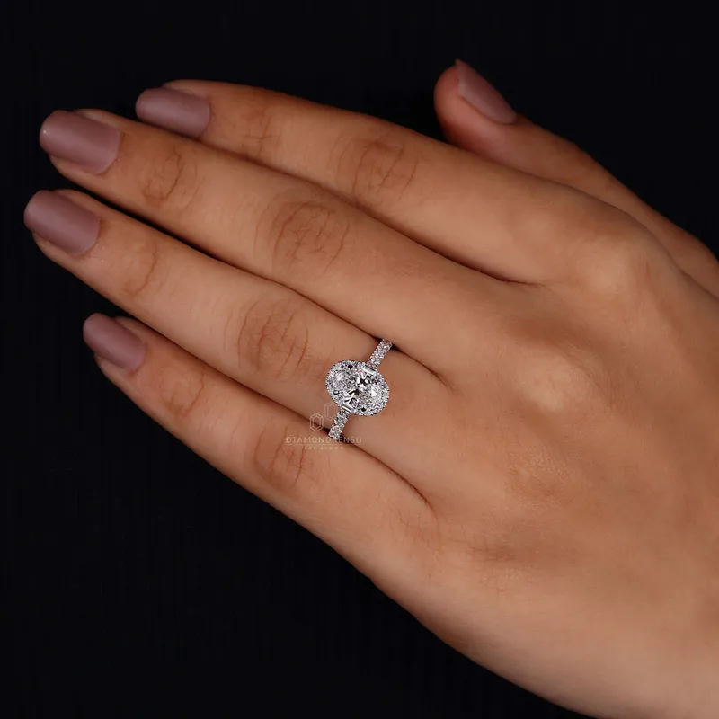 1 Carat Oval Diamond Ring with Sparkling Halo Design vy 6