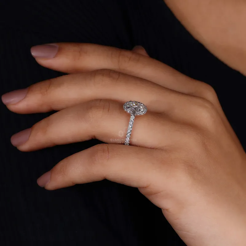 1 Carat Oval Diamond Ring with Sparkling Halo Design vy 8