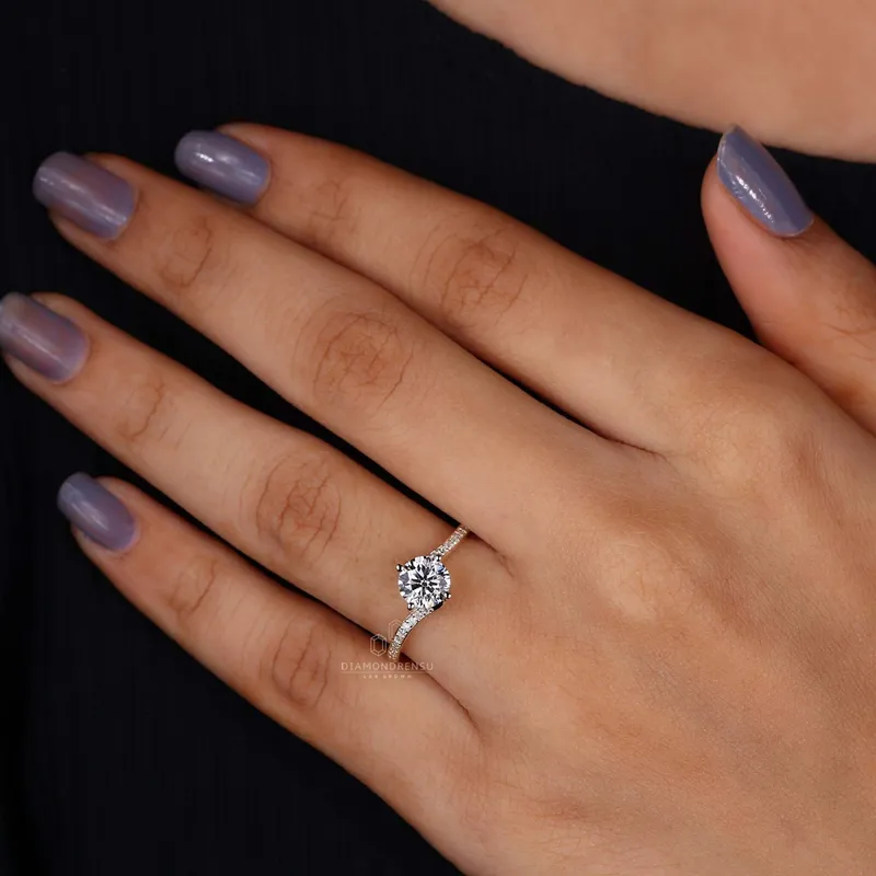 Bypass Round Diamond Ring in Gold - A Twist on Classic Beauty vy 8