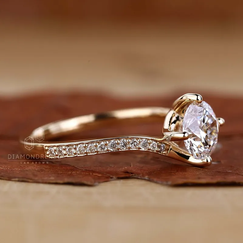 Bypass Round Diamond Ring in Gold - A Twist on Classic Beauty vy 3
