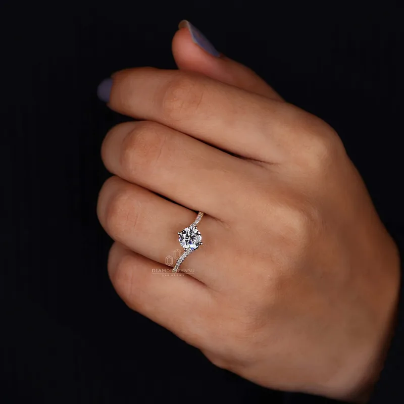 Bypass Round Diamond Ring in Gold - A Twist on Classic Beauty vy 5