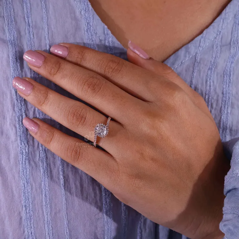 Cushion Cut Lab Grown Diamond Halo Engagement Ring for Women vy 7